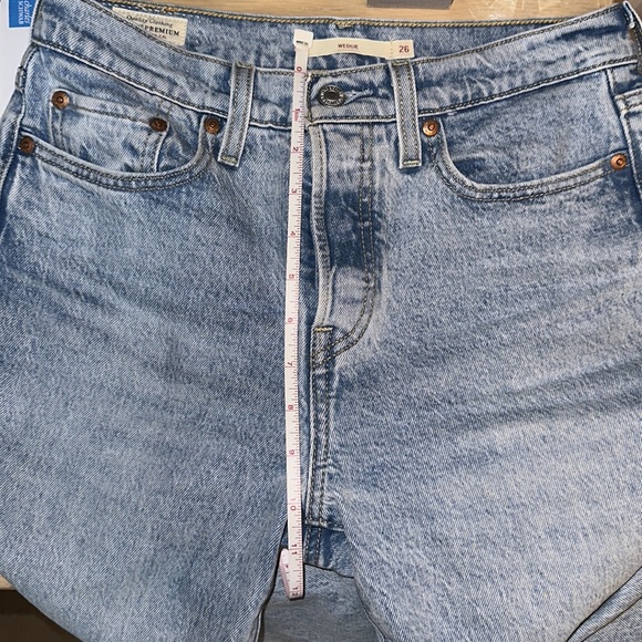 CLOSET CLOSING DOWN Like new Levi’s jeans “wedgie” - Picture 7 of 9